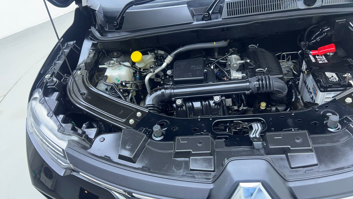 Used 2024 Renault Kiger RXT AMT Petrol Automatic engine ENGINE RIGHT SIDE VIEW