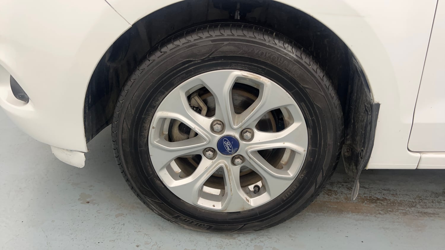 Used 2016 Ford Figo Titanium 1.5 Ti-VCT AT Petrol Automatic tyres LEFT FRONT TYRE RIM VIEW