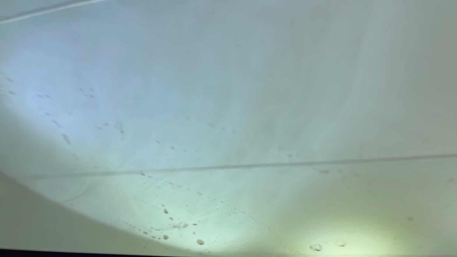 Used 2017 Mahindra XUV500 W10 AT Diesel Automatic top_features Sunroof