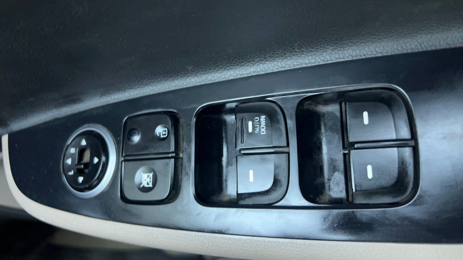 Used 2014 Hyundai Grand i10 Magna 1.2 Kappa VTVT Petrol Manual top_features Power windows