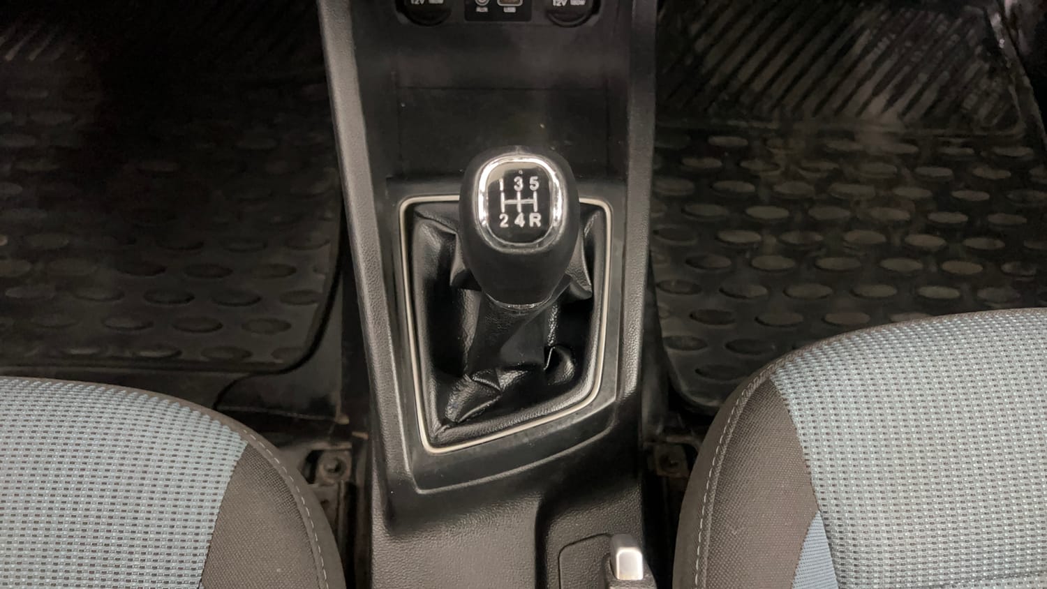 Used 2016 Hyundai i20 Active 1.2 SX Petrol Manual interior GEAR  KNOB VIEW