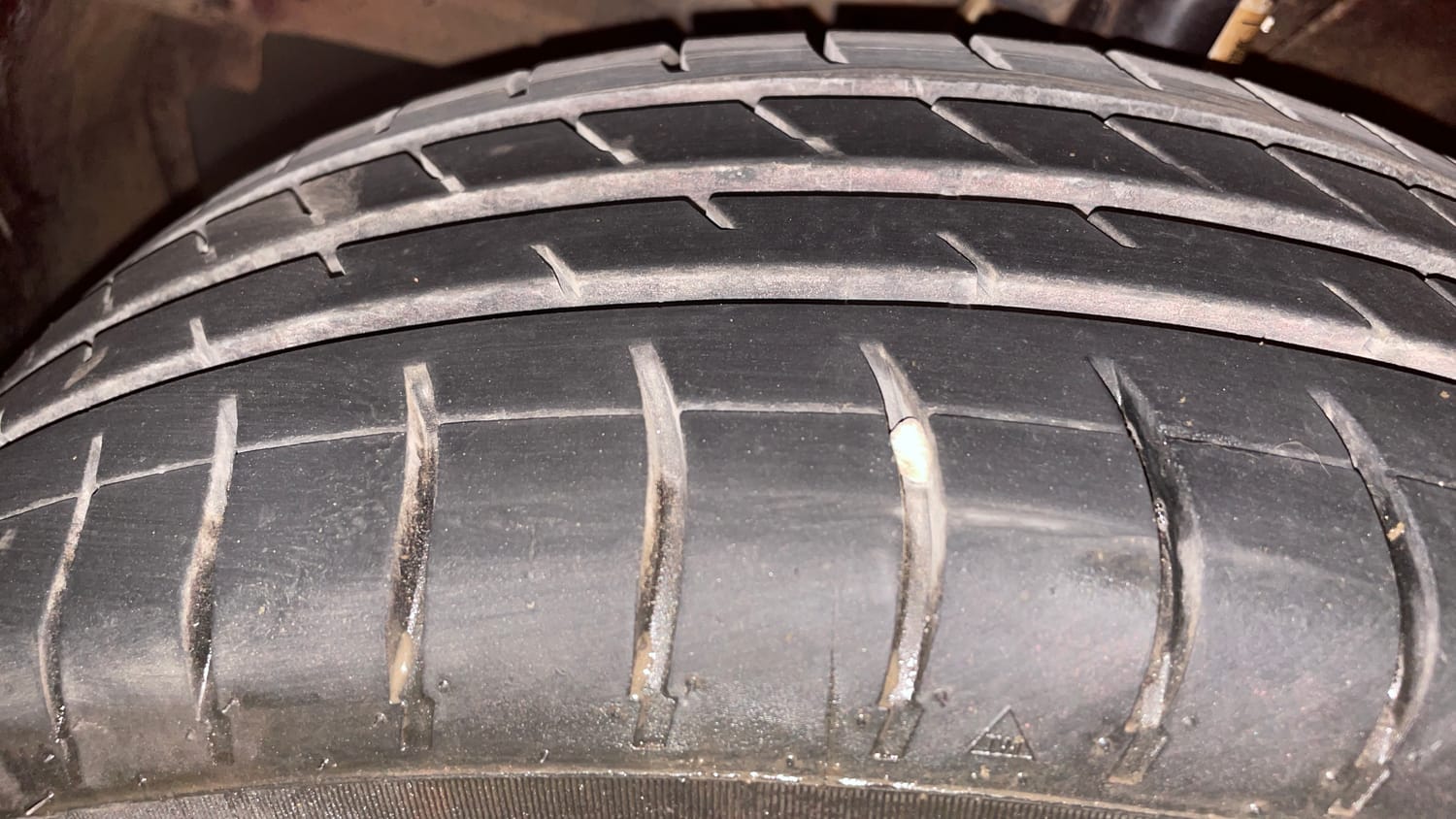Used 2018 Maruti Suzuki Baleno Delta 1.2 Petrol Manual tyres LEFT FRONT TYRE TREAD VIEW