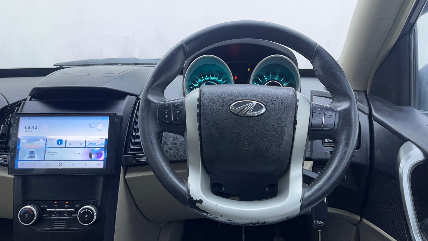 Used 2016 Mahindra XUV500 W10 AT Diesel Automatic interior STEERING VIEW