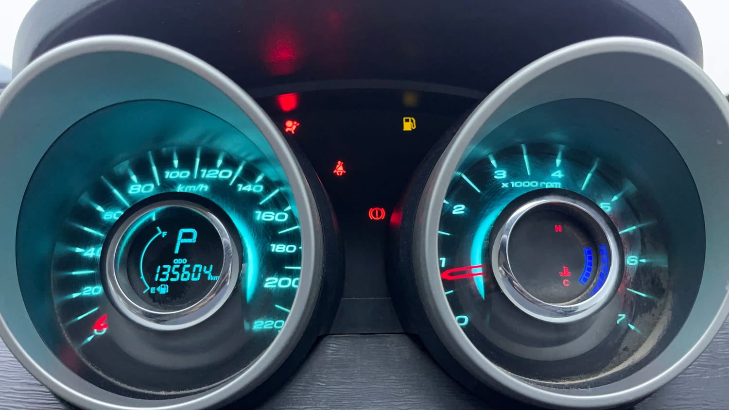 Used 2016 Mahindra XUV500 W10 AT Diesel Automatic interior CLUSTERMETER VIEW