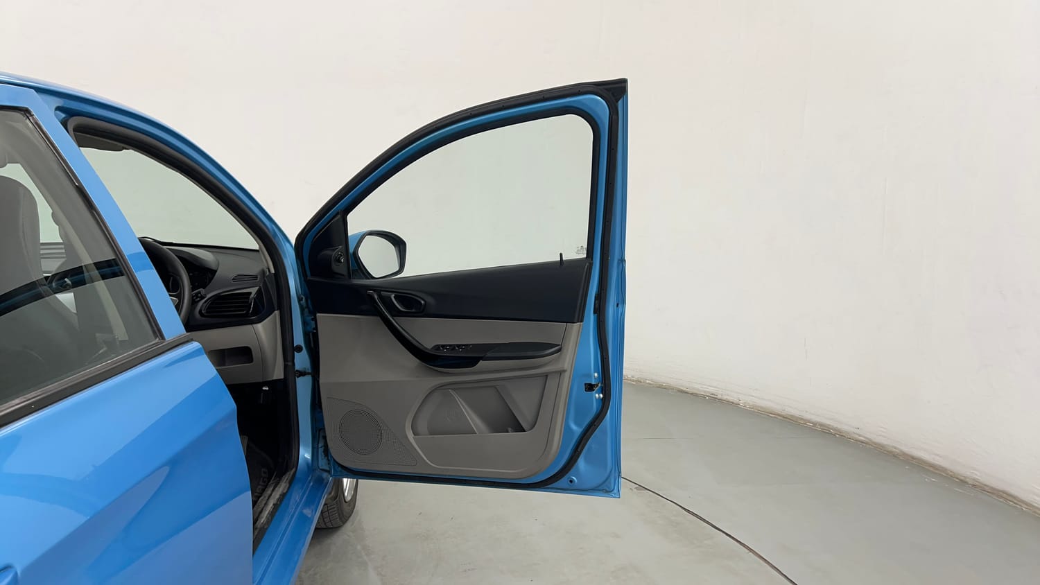 Used 2017 Tata Tiago Revotron XT Petrol Manual interior RIGHT FRONT DOOR OPEN VIEW