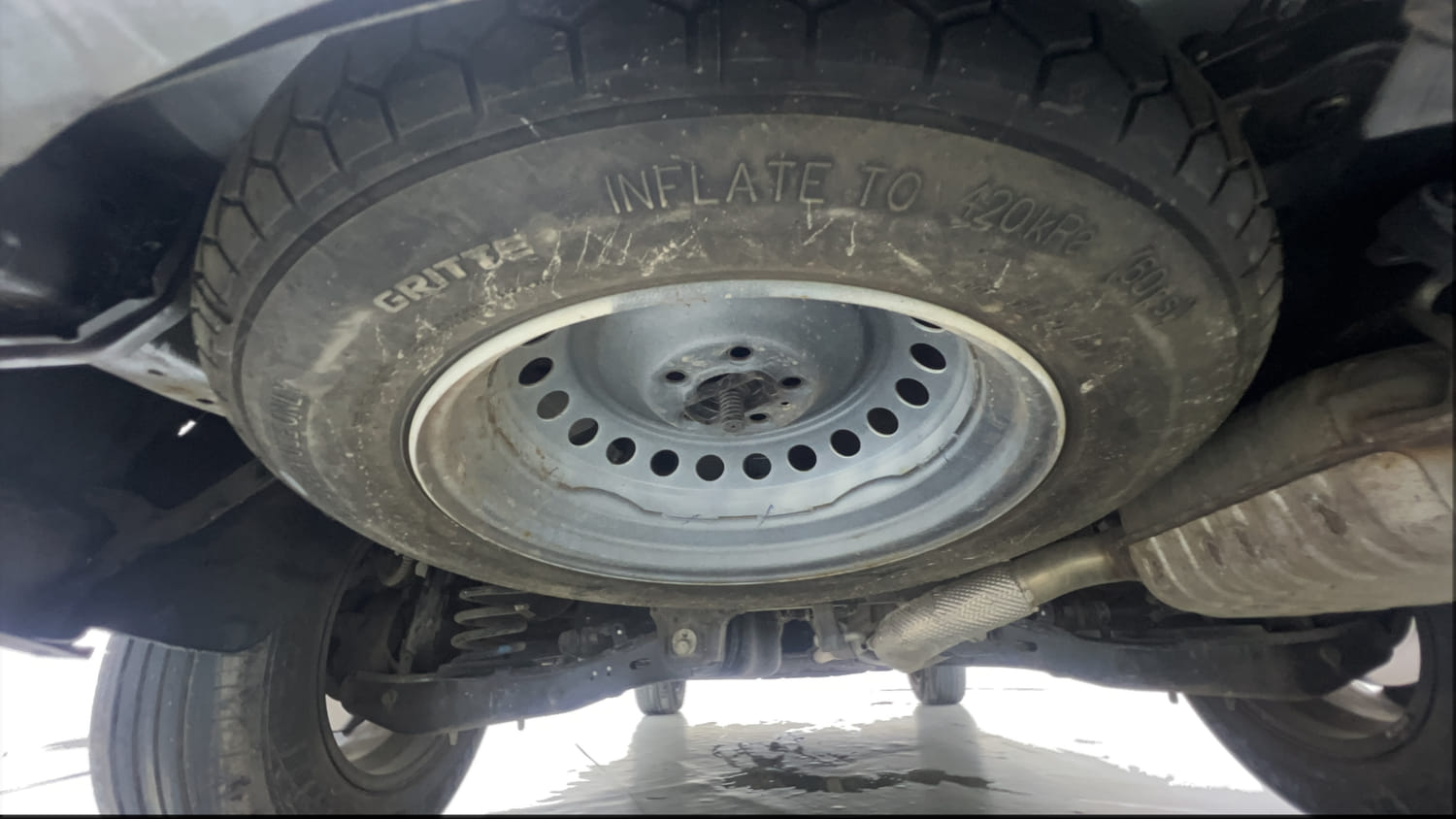 Used 2022 Mahindra XUV700 AX 5 Petrol AT 5 STR Petrol Automatic tyres SPARE TYRE VIEW