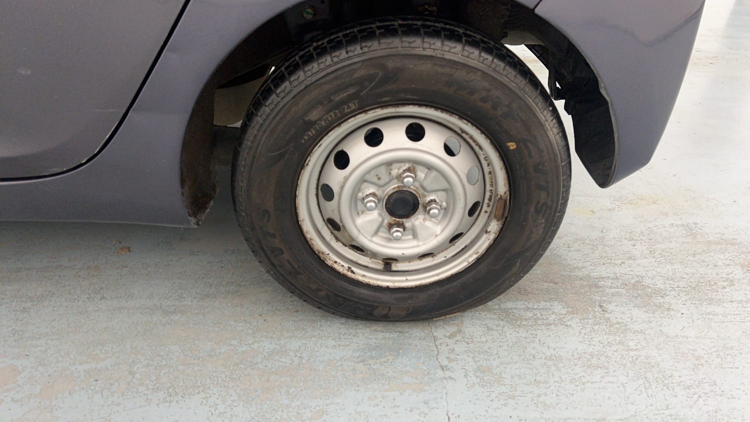 Used 2014 Hyundai Eon Era + Petrol Manual tyres LEFT REAR TYRE RIM VIEW