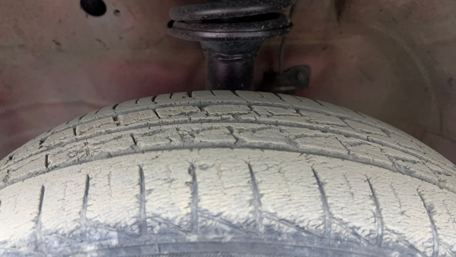 Used 2012 Maruti Suzuki Wagon R 1.0 LXi CNG Cng Manual tyres LEFT FRONT TYRE TREAD VIEW