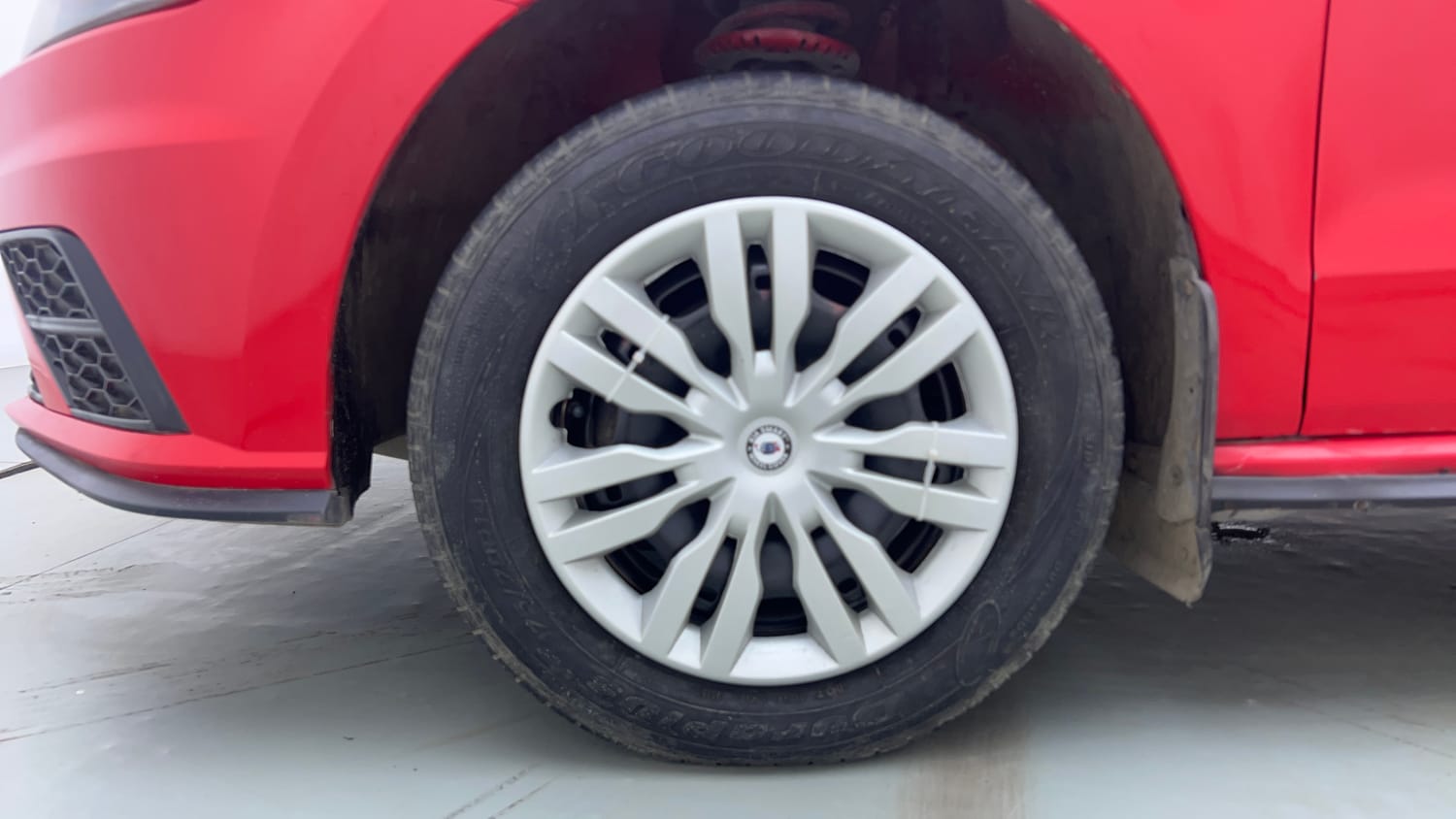 Used 2021 Volkswagen Polo Trendline 1.0L MPI Petrol Manual tyres LEFT FRONT TYRE RIM VIEW