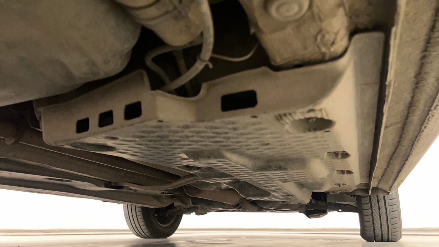 Used 2015 Volkswagen Polo Comfortline 1.2L (P) Petrol Manual extra REAR RIGHT UNDERBODY VIEW