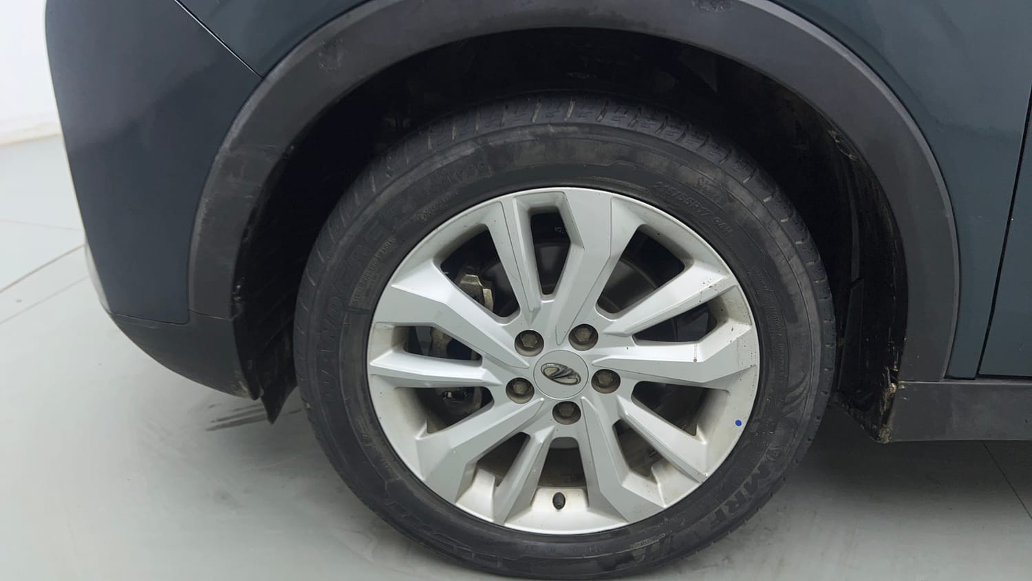 Used 2021 Mahindra XUV 300 W8 1.2 Petrol Petrol Manual tyres LEFT FRONT TYRE RIM VIEW