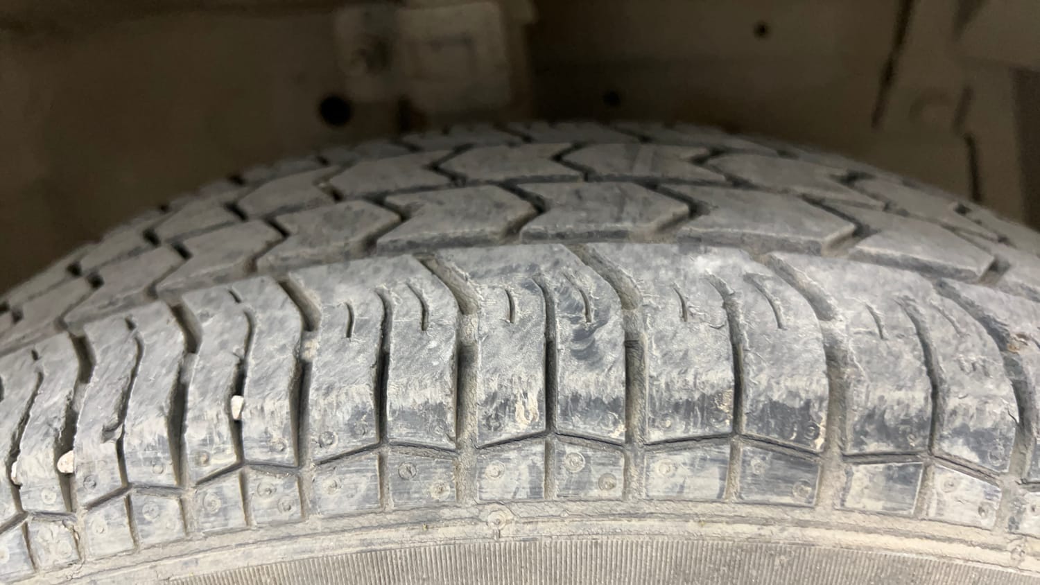 Used 2015 Maruti Suzuki Swift Dzire VXI Petrol Manual tyres RIGHT FRONT TYRE TREAD VIEW