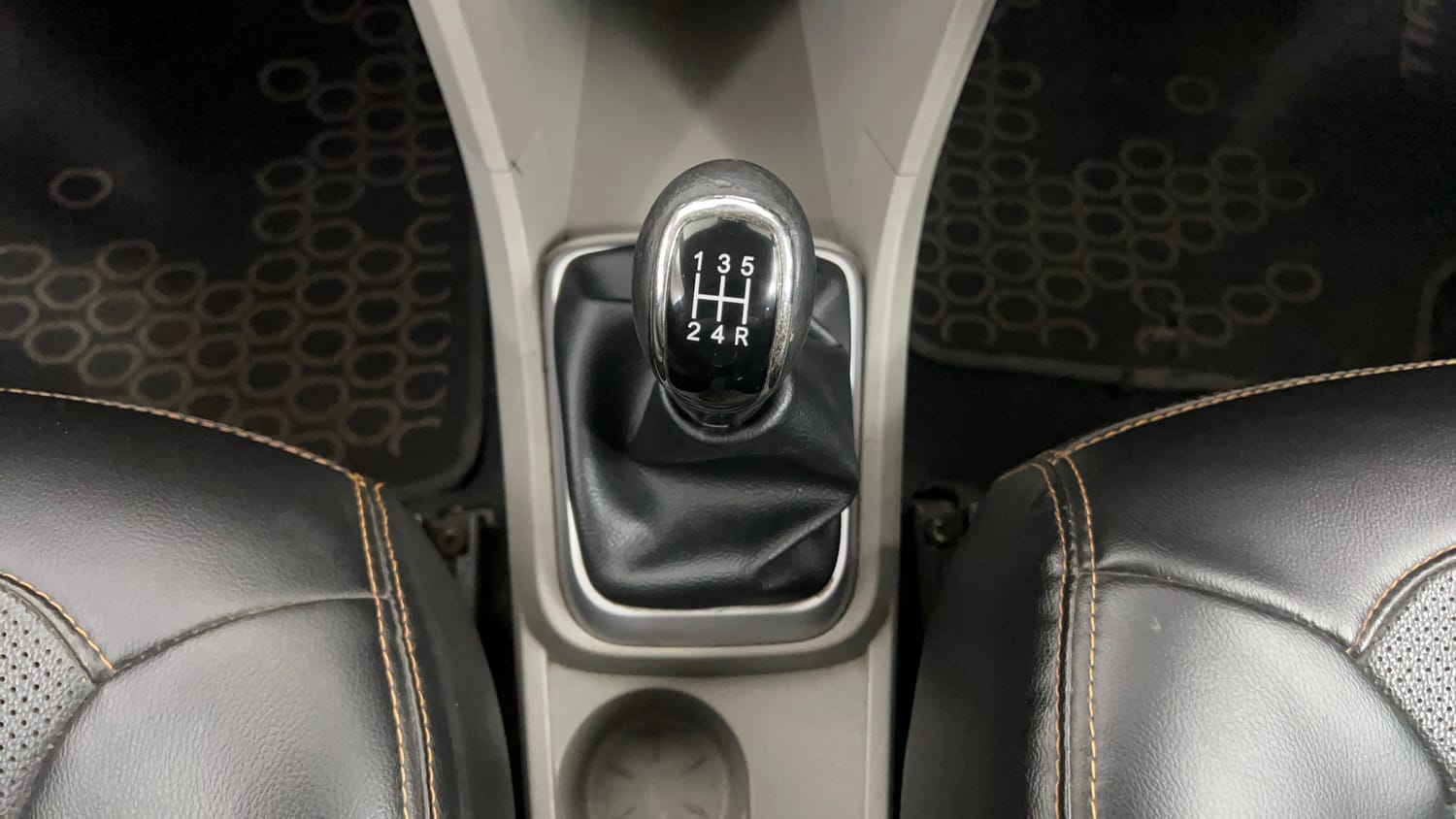 Used 2017 Tata Tiago Revotron XT Petrol Manual interior GEAR  KNOB VIEW