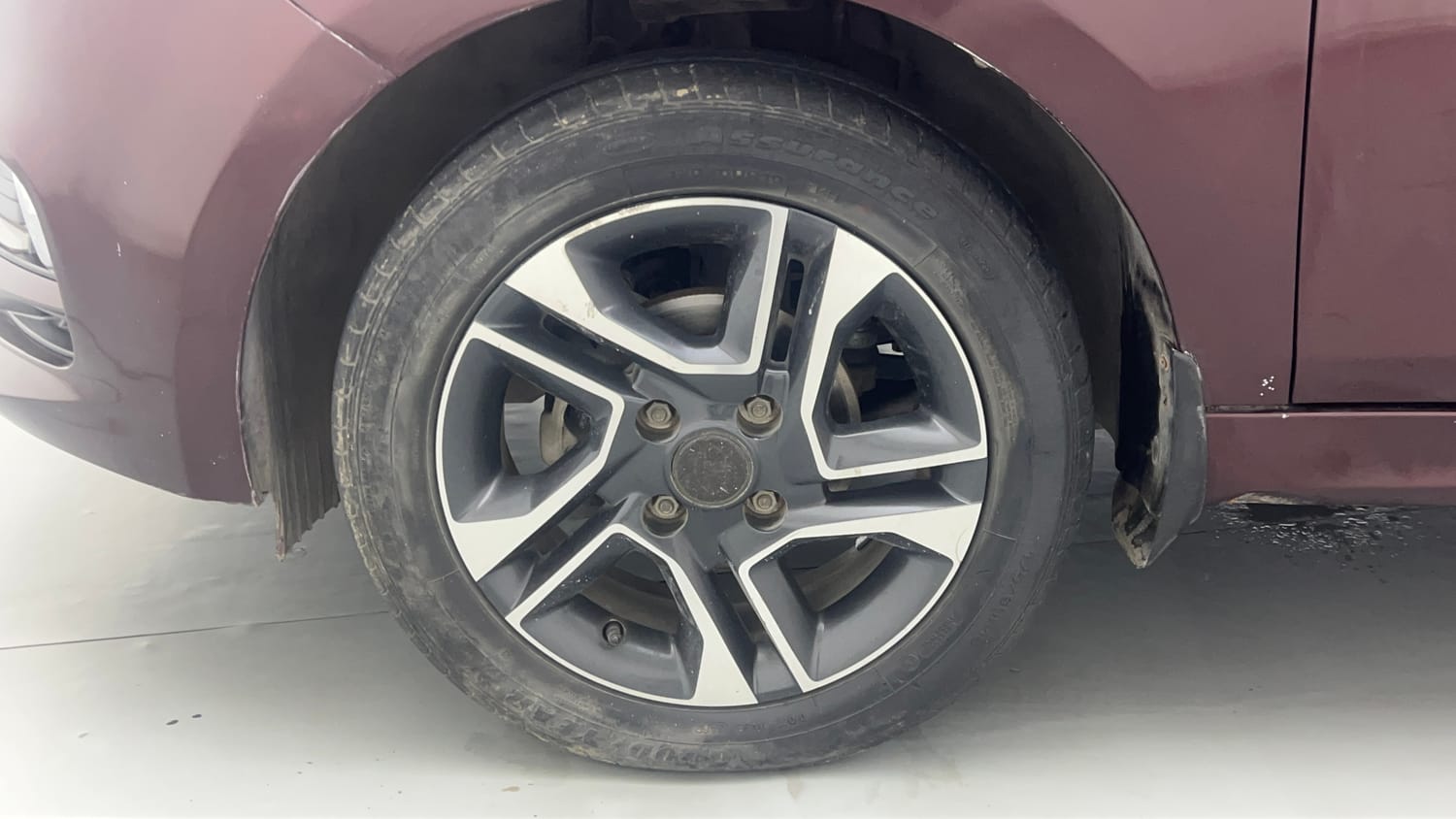 Used 2021 Tata Tigor XZA Plus Petrol Automatic tyres LEFT FRONT TYRE RIM VIEW