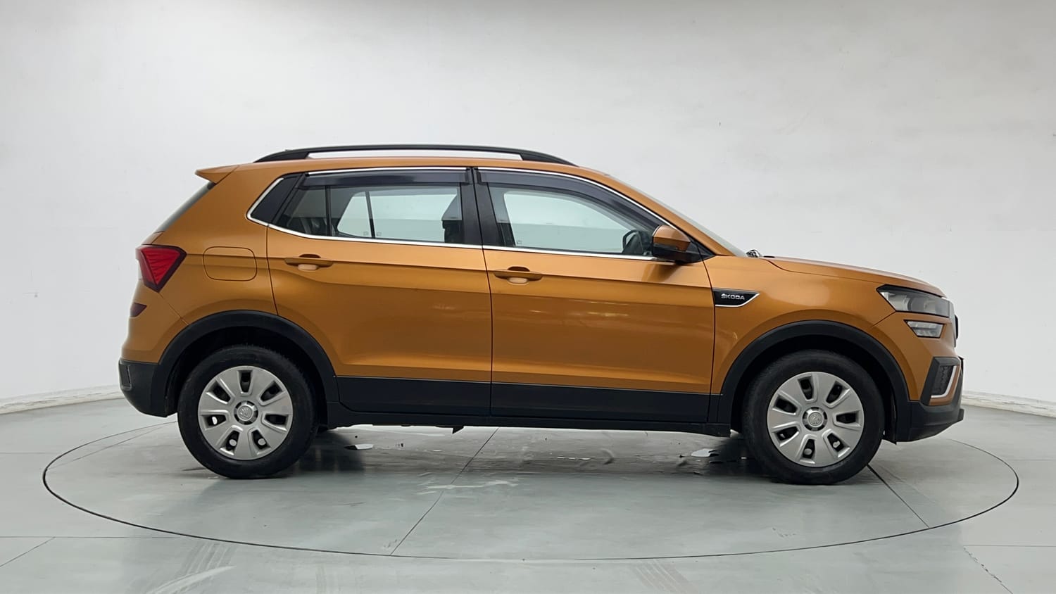 Used 2021 Skoda Kushaq Active 1.0 TSI MT Petrol Manual exterior RIGHT SIDE VIEW