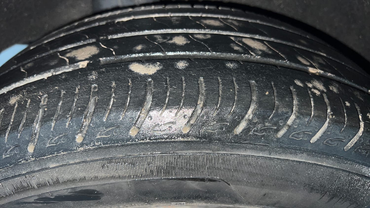 Used 2017 Maruti Suzuki Baleno Delta 1.2 Petrol Manual tyres RIGHT REAR TYRE TREAD VIEW