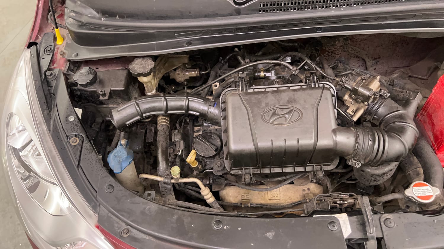 Used 2015 Hyundai i10 Sportz 1.1 iRDE2 Petrol Manual engine ENGINE RIGHT SIDE VIEW