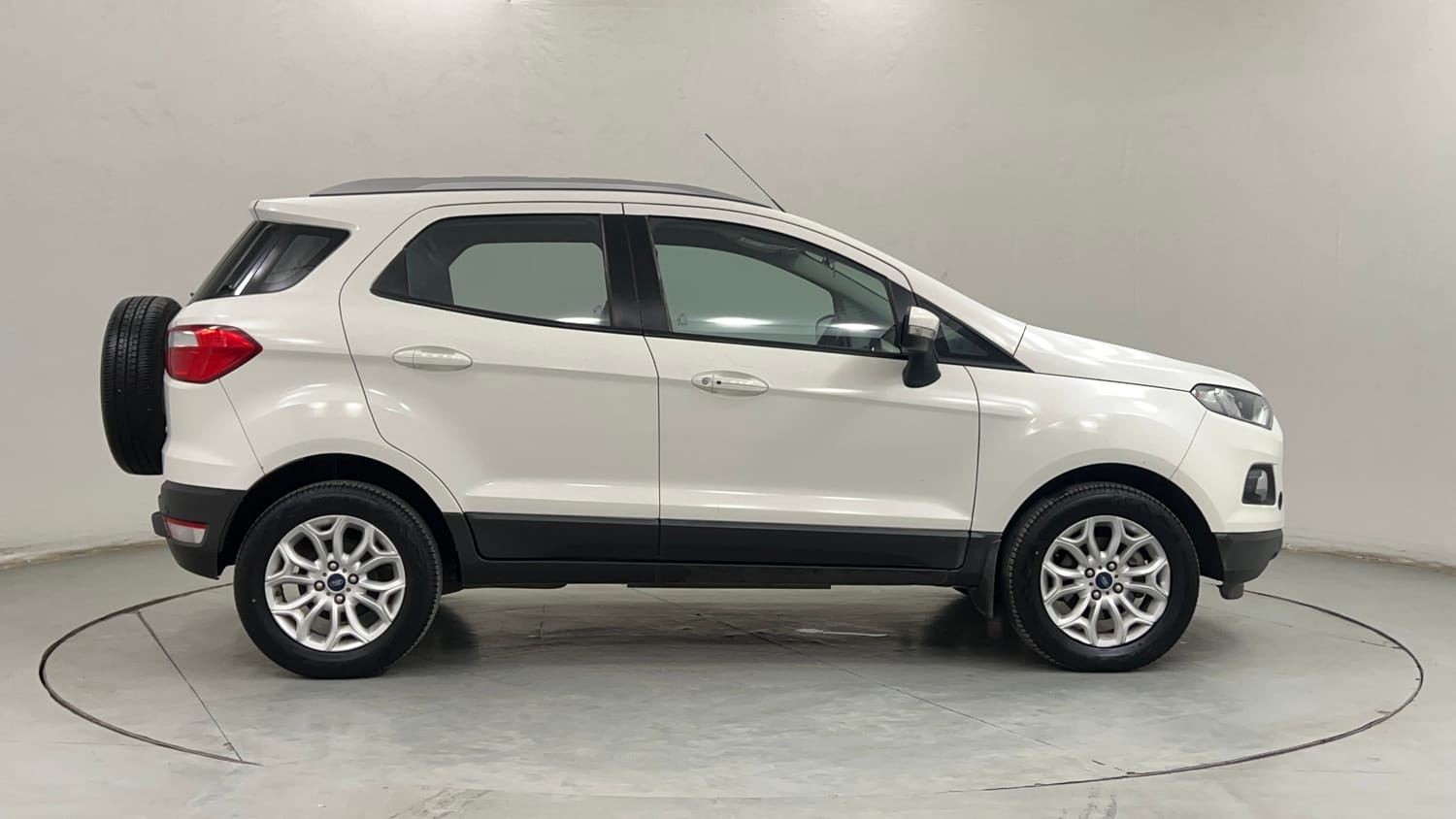 Used 2017 Ford EcoSport Titanium 1.5L Ti-VCT AT Petrol Automatic exterior RIGHT SIDE VIEW