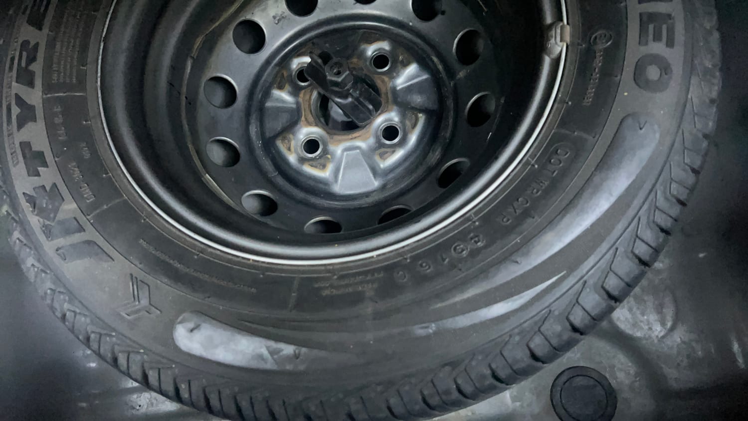 Used 2017 Hyundai Eon Era + Petrol Manual tyres SPARE TYRE VIEW