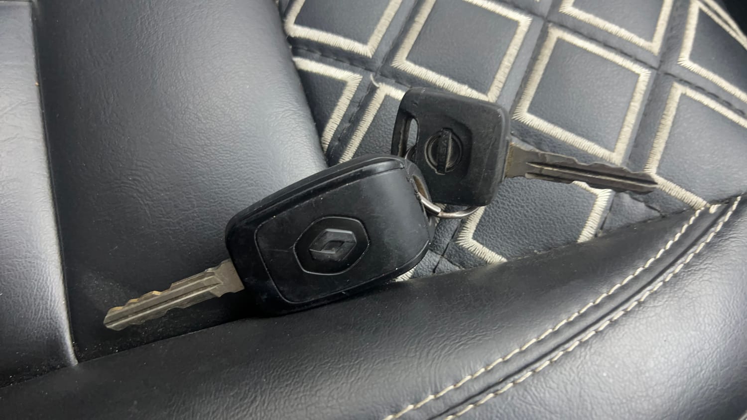 Used 2021 Nissan Magnite XE Petrol Manual extra CAR KEY VIEW