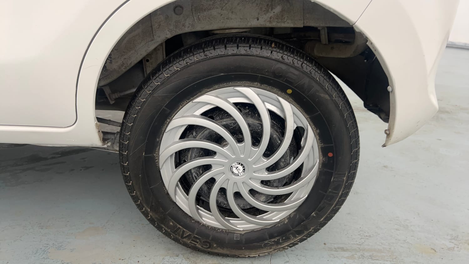 Used 2016 Maruti Suzuki Alto 800 Vxi Petrol Manual tyres LEFT REAR TYRE RIM VIEW