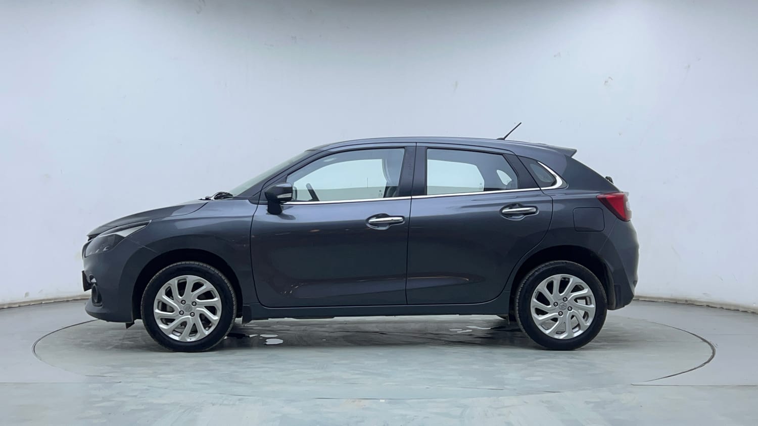 Used 2024 Maruti Suzuki Baleno Zeta AGS Petrol Automatic exterior LEFT SIDE VIEW
