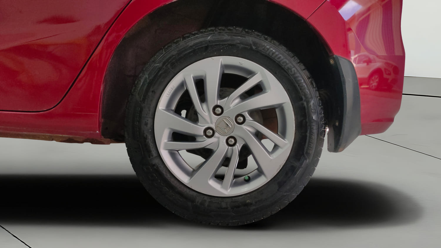 Used 2020 Honda Jazz ZX CVT Petrol Automatic tyres LEFT REAR TYRE RIM VIEW