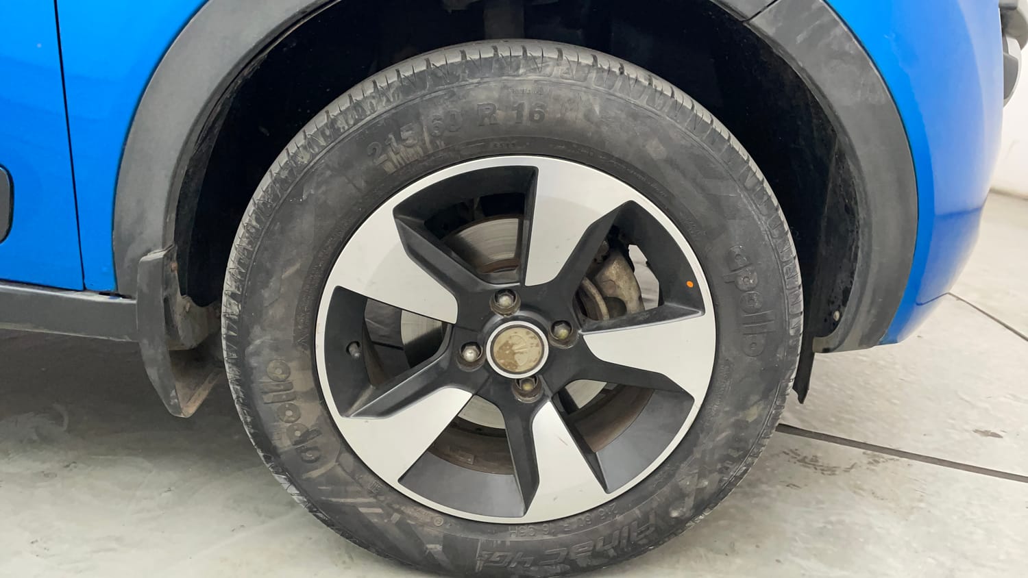Used 2019 Tata Nexon XZ Plus Diesel Diesel Manual tyres RIGHT FRONT TYRE RIM VIEW