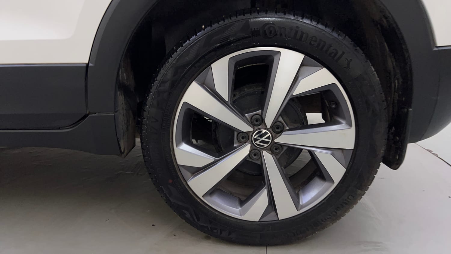Used 2023 Volkswagen Taigun Topline 1.0 TSI AT Petrol Automatic tyres LEFT REAR TYRE RIM VIEW