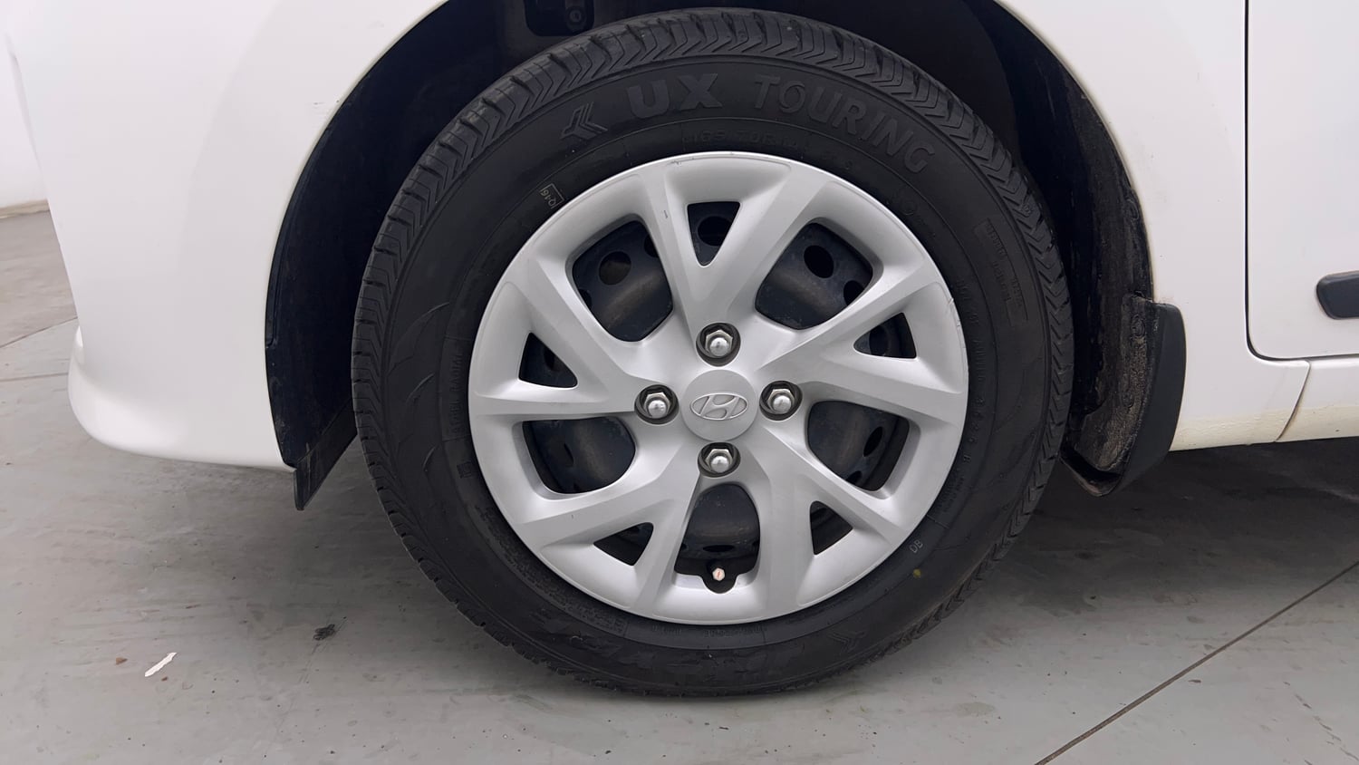 Used 2020 Hyundai Grand i10 Sportz 1.2 Kappa VTVT Petrol Manual tyres LEFT FRONT TYRE RIM VIEW