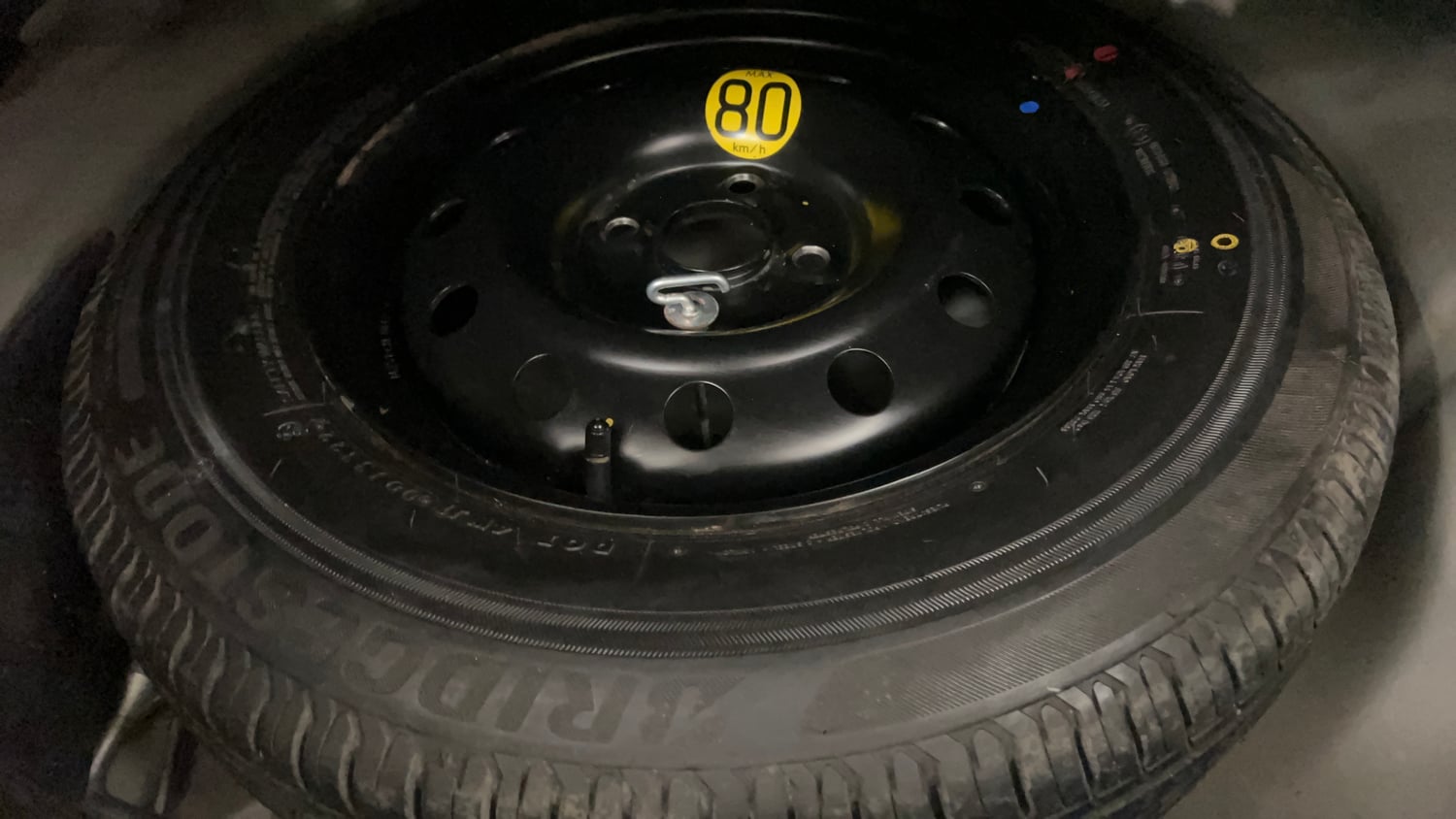 Used 2022 Maruti Suzuki Dzire ZXi CNG Cng Manual tyres SPARE TYRE VIEW