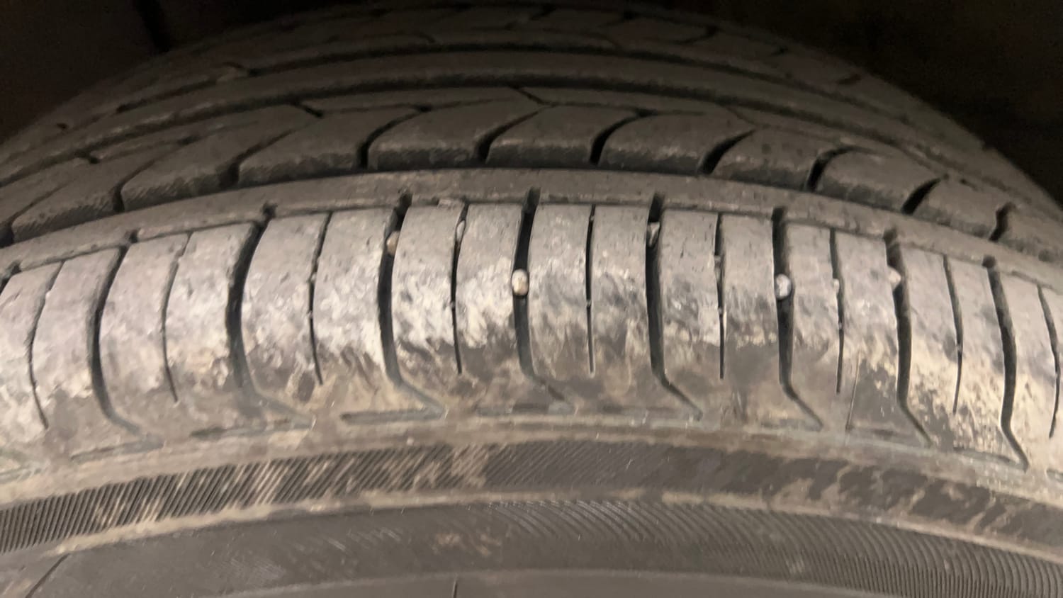 Used 2019 Hyundai Venue SX Plus 1.0 Turbo DCT Petrol Automatic tyres LEFT FRONT TYRE TREAD VIEW
