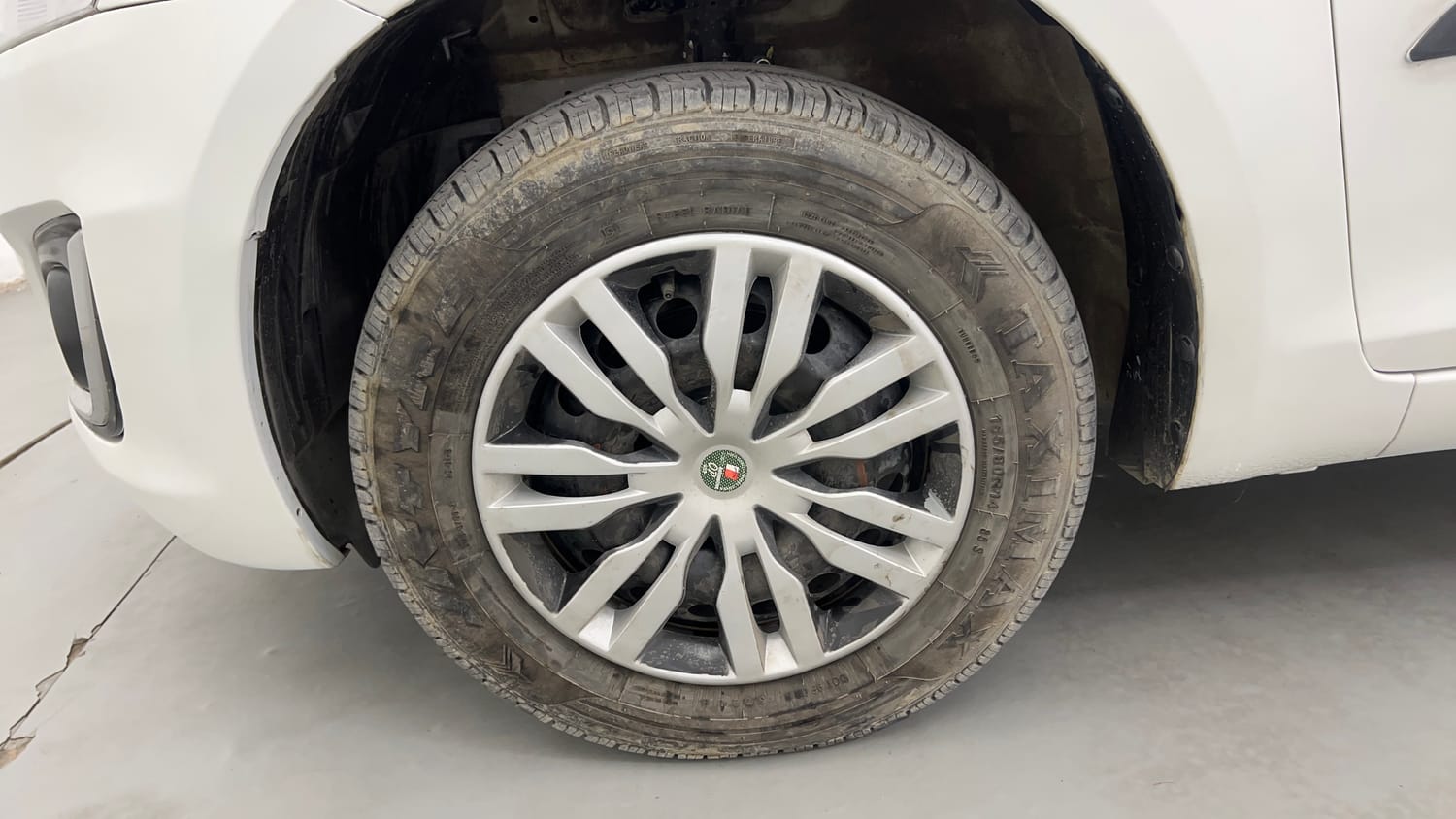 Used 2017 Maruti Suzuki Swift VXi Petrol Manual tyres LEFT FRONT TYRE RIM VIEW