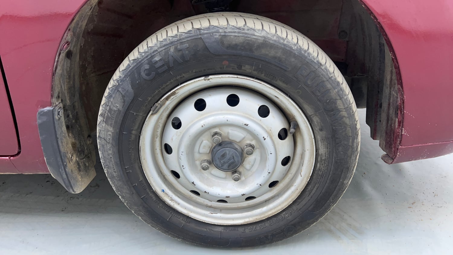 Used 2012 Maruti Suzuki Wagon R 1.0 LXi CNG Cng Manual tyres RIGHT FRONT TYRE RIM VIEW