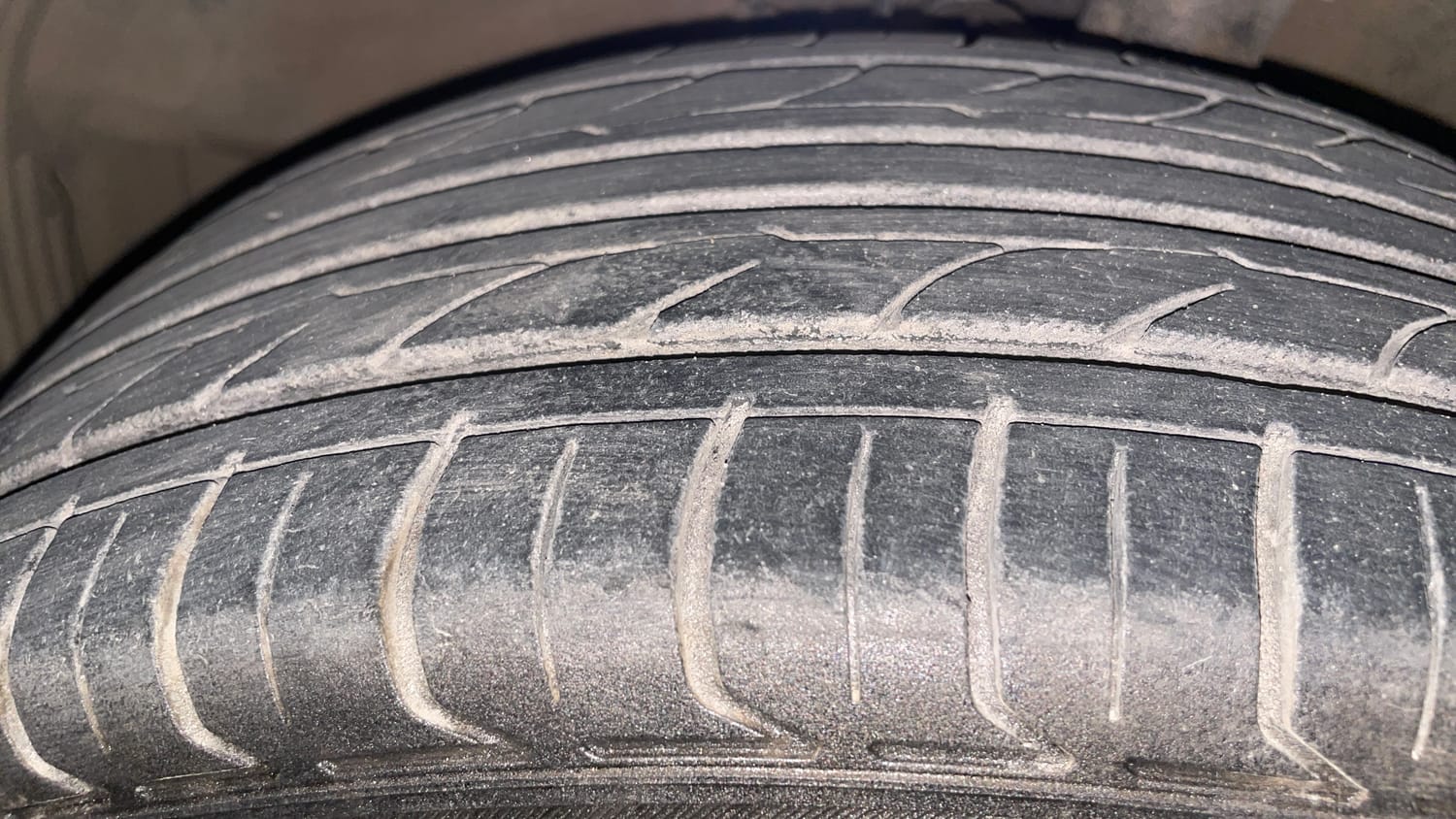 Used 2012 Hyundai i20 Sportz 1.2 Petrol Manual tyres LEFT FRONT TYRE TREAD VIEW