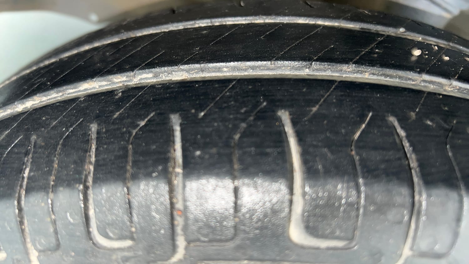 Used 2014 Maruti Suzuki Wagon R LXI Petrol Manual tyres LEFT FRONT TYRE TREAD VIEW