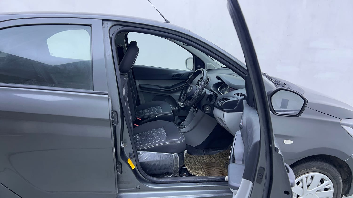 Used 2022 Tata Tiago XE Petrol Manual interior RIGHT SIDE FRONT DOOR CABIN VIEW