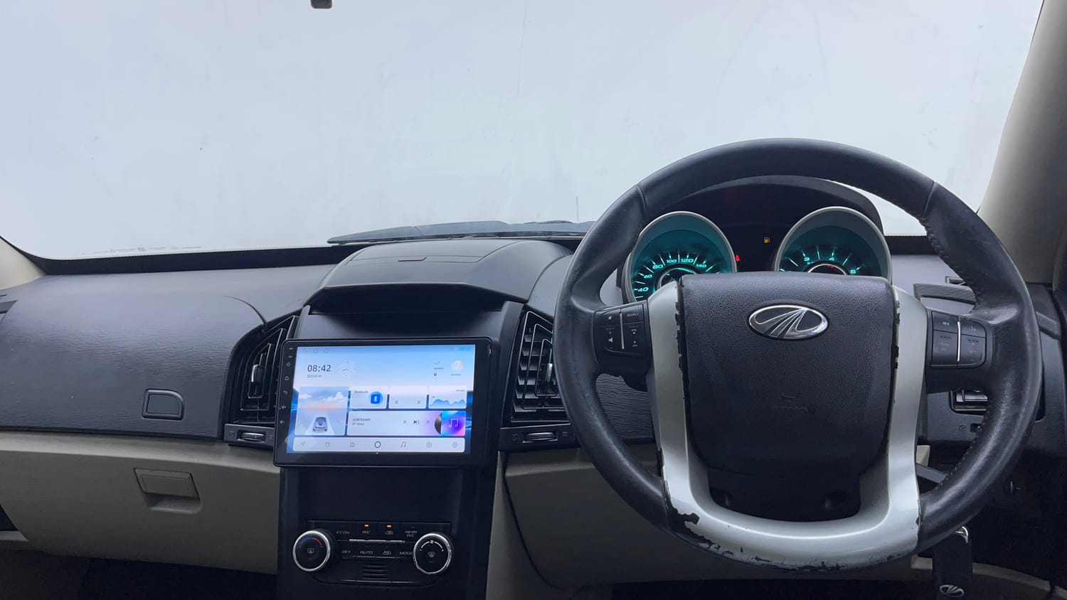 Used 2016 Mahindra XUV500 W10 AT Diesel Automatic interior DASHBOARD VIEW