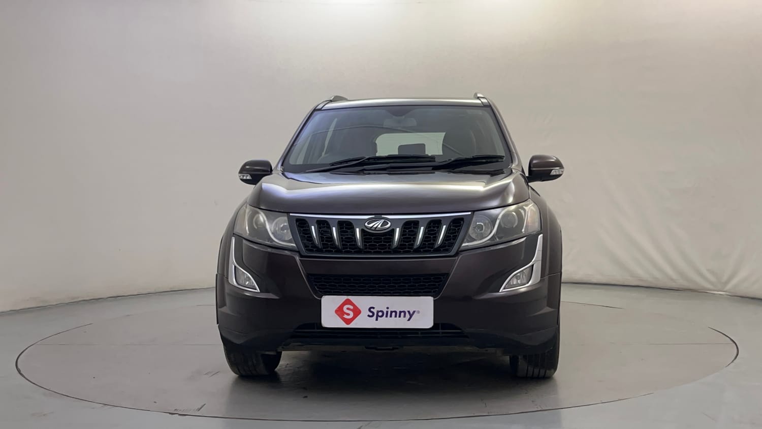 Used 2017 Mahindra XUV500 W10 AT Diesel Automatic exterior FRONT VIEW