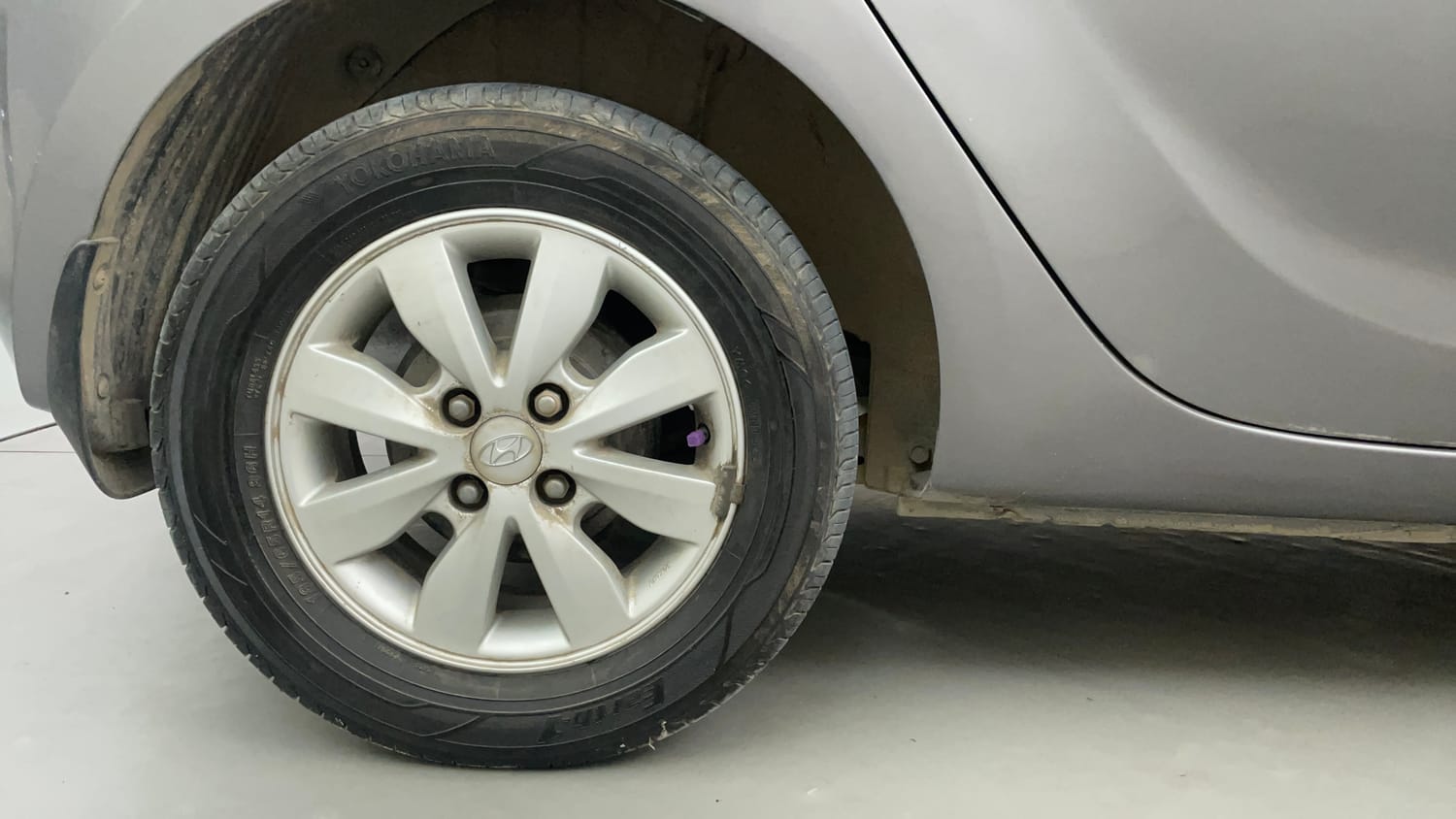 Used 2012 Hyundai i20 Sportz 1.2 Petrol Manual tyres RIGHT REAR TYRE RIM VIEW