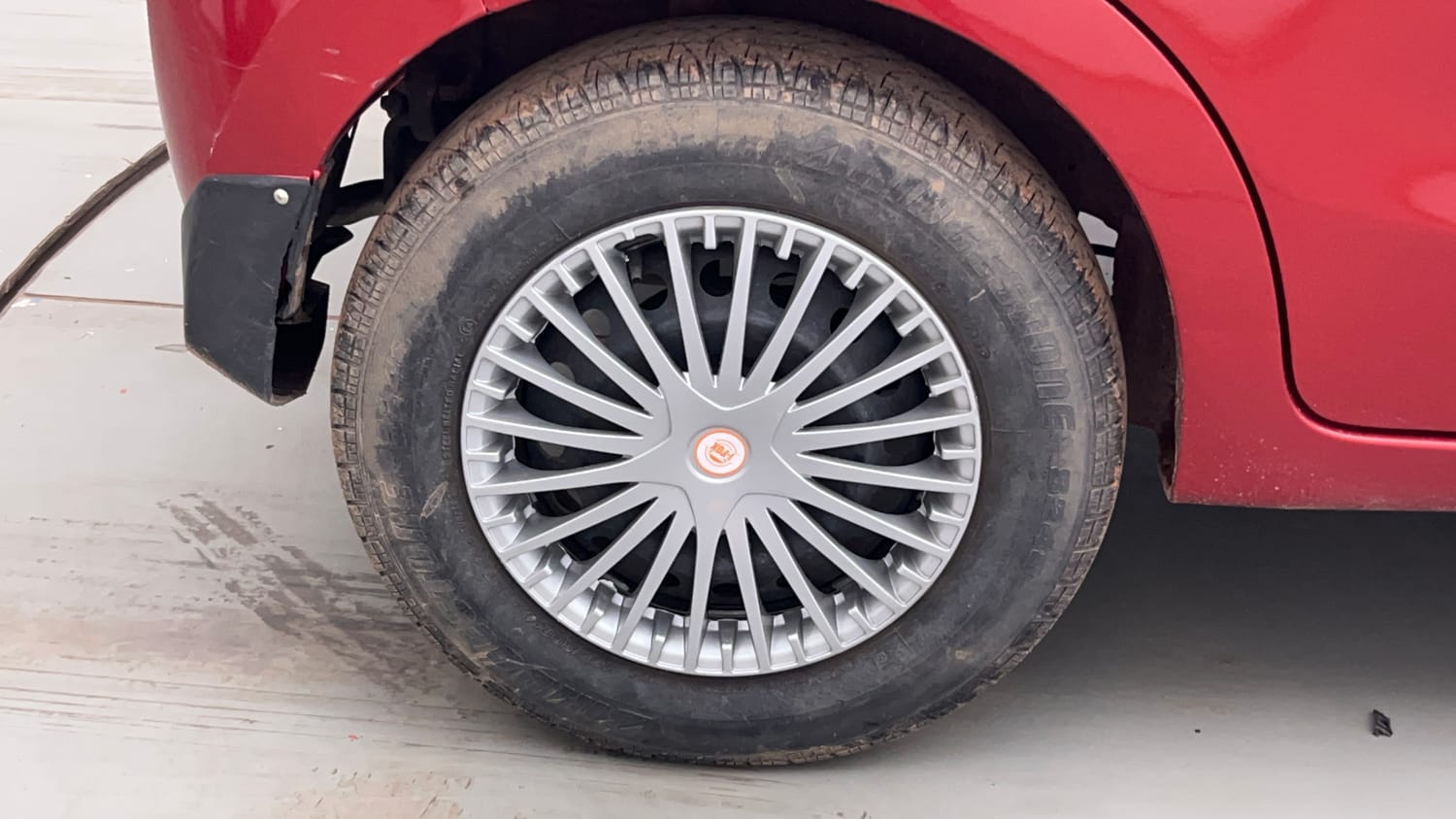 Used 2017 Maruti Suzuki Celerio VXi AMT Petrol Automatic tyres RIGHT REAR TYRE RIM VIEW