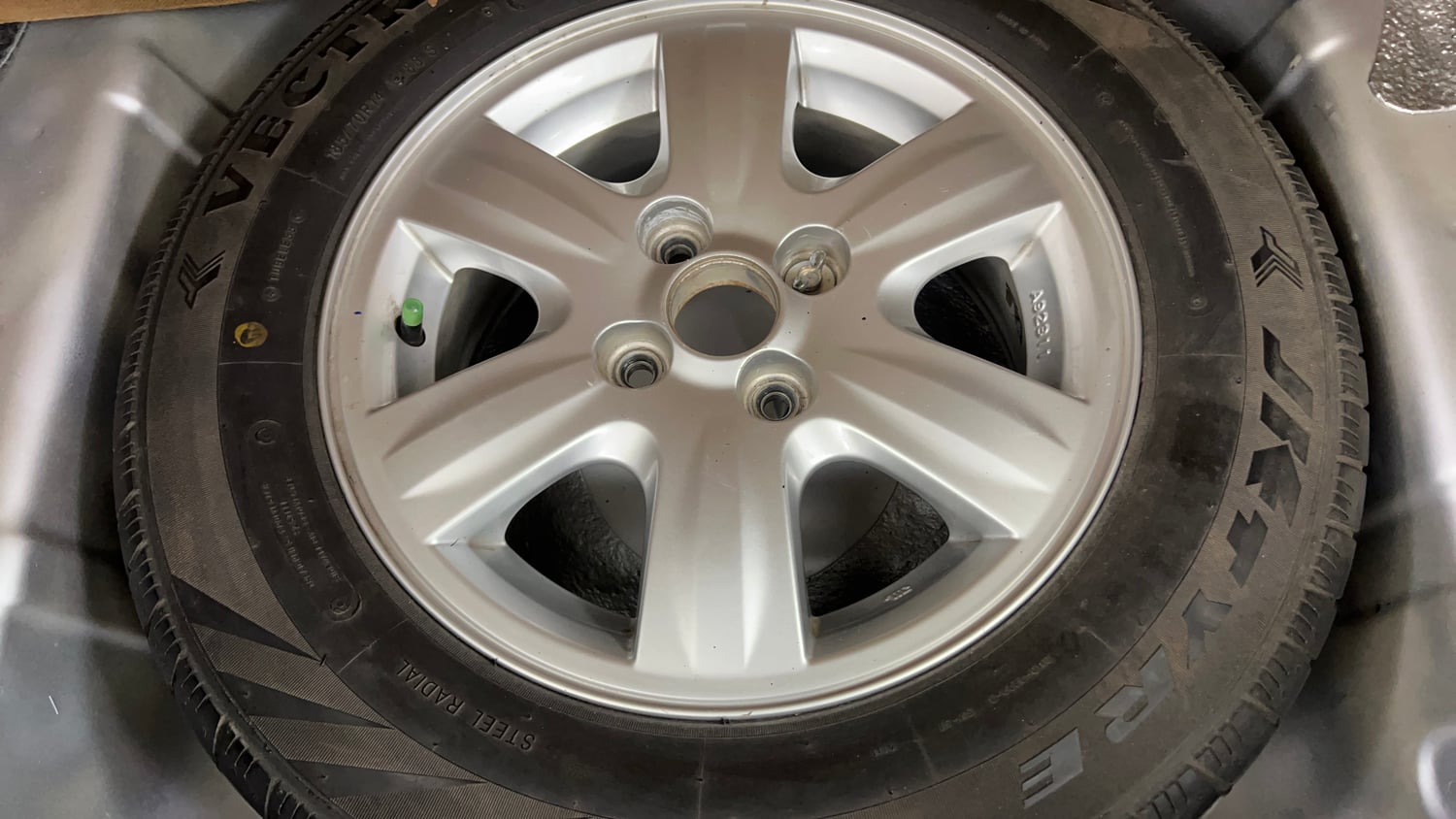 Used 2012 Maruti Suzuki Swift Dzire ZXi 1.2 BS-IV Petrol Manual tyres SPARE TYRE VIEW