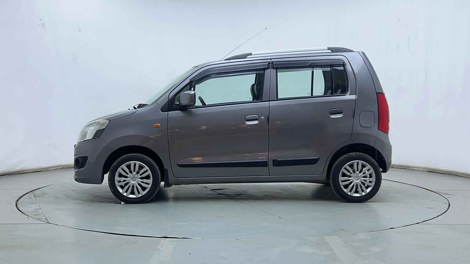 Used 2017 Maruti Suzuki Wagon R VXI Petrol Manual exterior LEFT SIDE VIEW