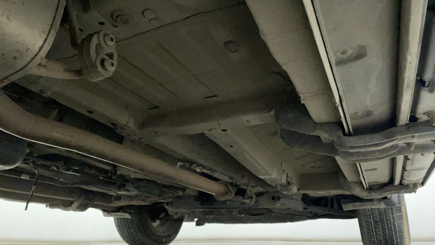 Used 2022 Mahindra XUV700 AX 5 Petrol AT 5 STR Petrol Automatic extra REAR RIGHT UNDERBODY VIEW