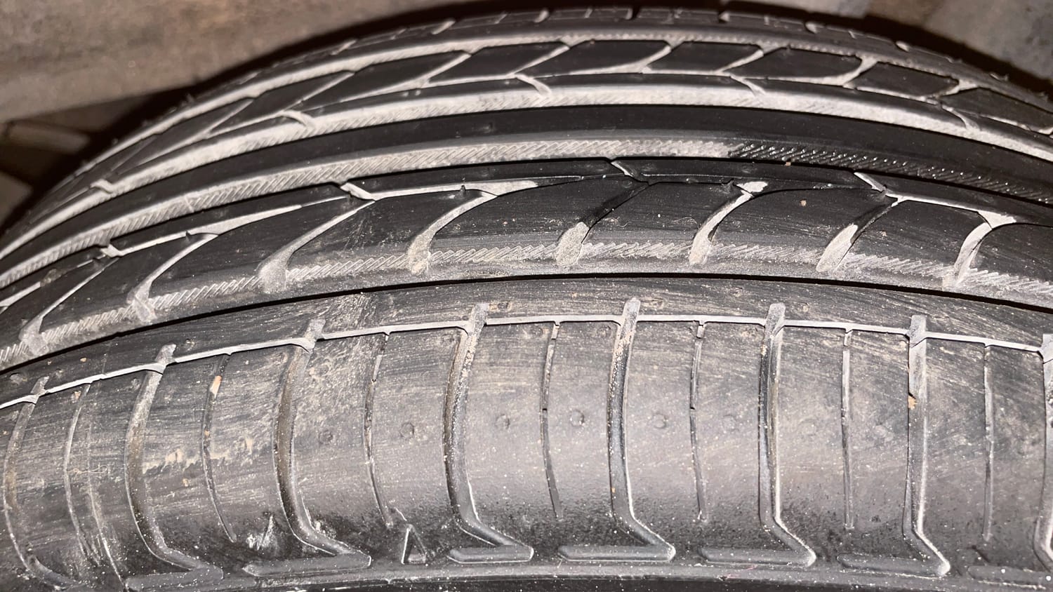 Used 2015 Hyundai Grand i10 Sportz 1.2 Kappa VTVT Petrol Manual tyres LEFT REAR TYRE TREAD VIEW