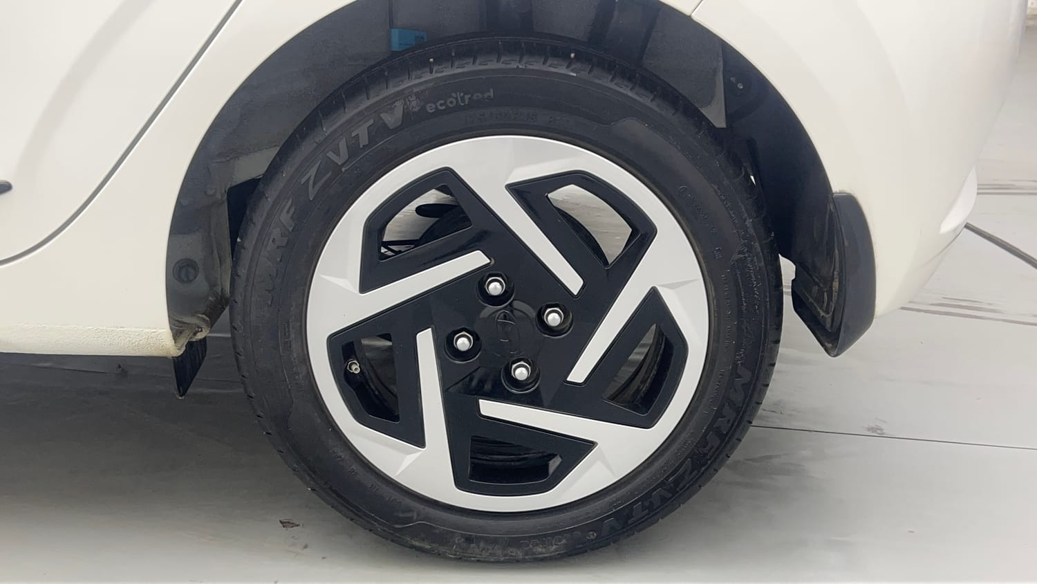 Used 2023 Hyundai Grand i10 Nios Sportz 1.2 Kappa VTVT Petrol Manual tyres LEFT REAR TYRE RIM VIEW