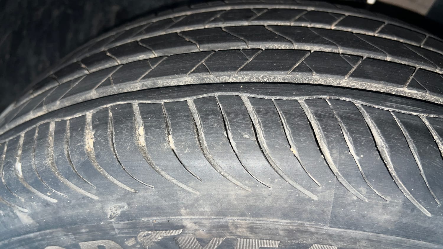 Used 2021 Skoda Kushaq Active 1.0 TSI MT Petrol Manual tyres RIGHT FRONT TYRE TREAD VIEW