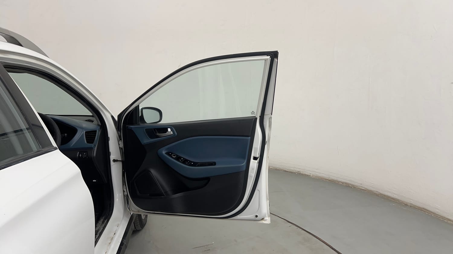 Used 2016 Hyundai i20 Active 1.2 SX Petrol Manual interior RIGHT FRONT DOOR OPEN VIEW