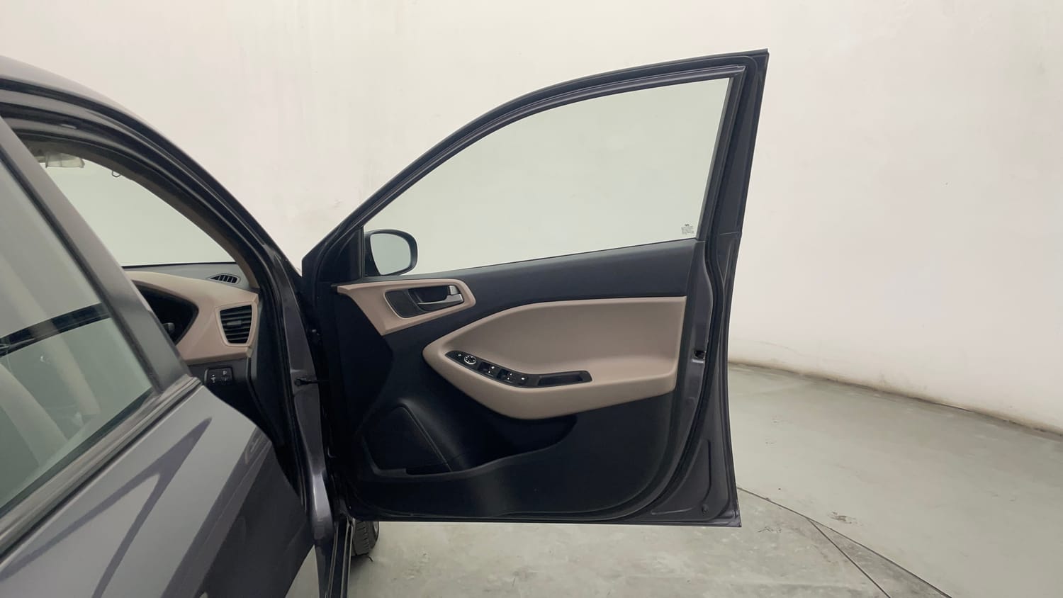 Used 2017 Hyundai Elite i20 Asta 1.2 (O) Petrol Manual interior RIGHT FRONT DOOR OPEN VIEW