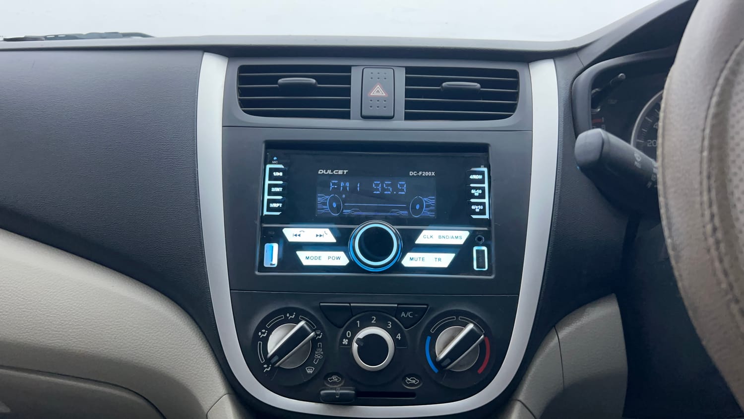 Used 2017 Maruti Suzuki Celerio VXi AMT Petrol Automatic interior MUSIC SYSTEM & AC CONTROL VIEW
